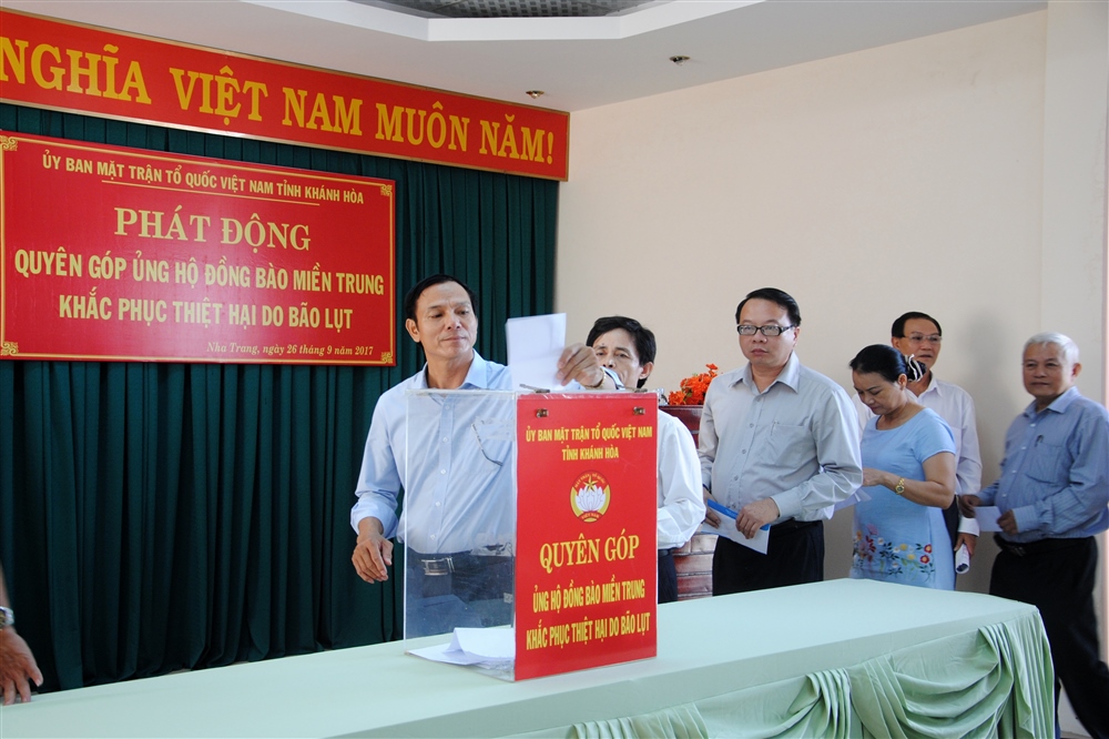 Tổng công ty Khánh Việt ủng hộ đồng bào miền Trung bị thiệt hại do bão lũ 200 triệu đồng